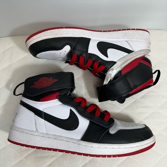 Nike Air Jordan 1 Hi FlyEase Mens Size 8.5 Sneakers White Black Red Shoes - Picture 2 of 16